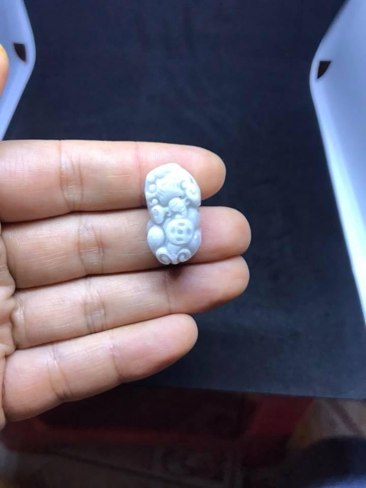 Mặt nhẫn tỳ hưu cẩm thạch trắng