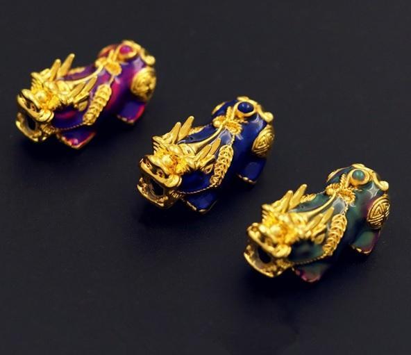 Charm tỳ hưu tráng men đổi màu