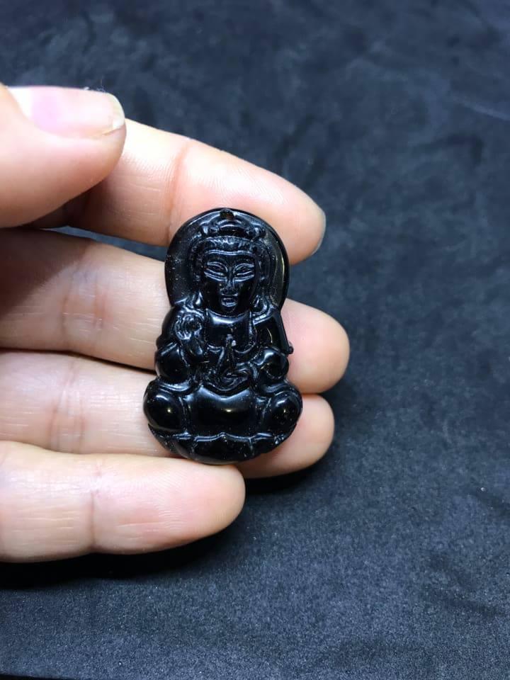 Mặt dây Quan Thế Âm Bồ Tát đá huyền đen