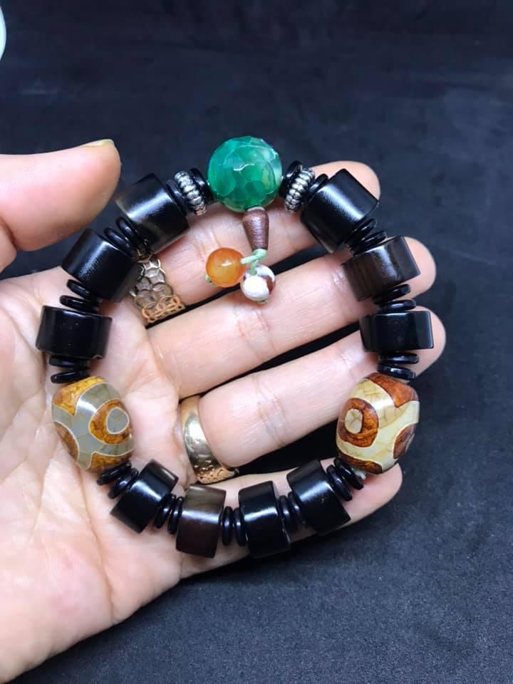 Vòng tay mã não Lạt Ma Tây Tạng