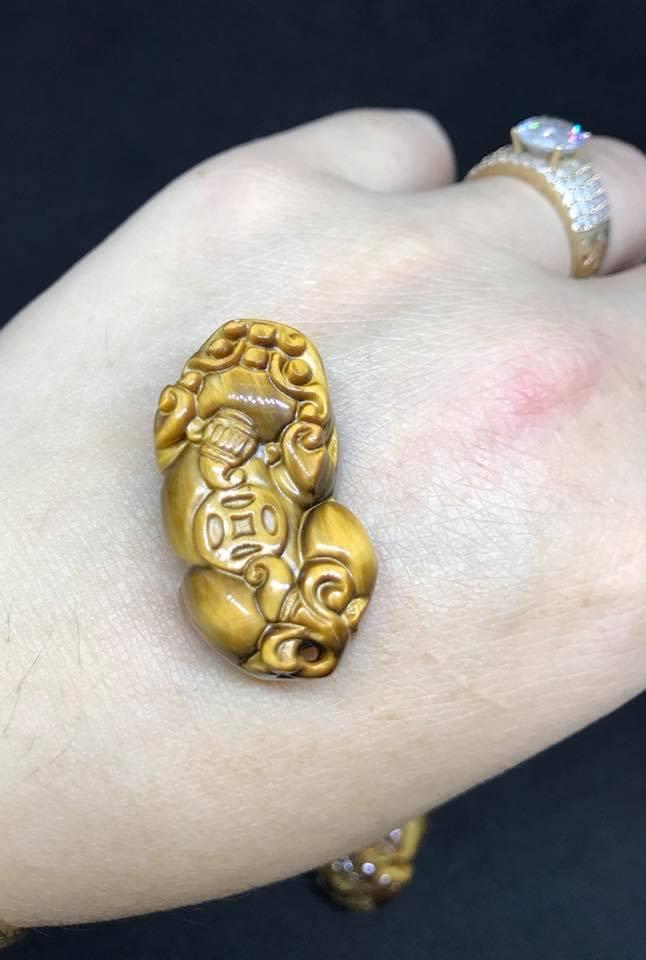 Tỳ hưu đá mắt hổ vàng