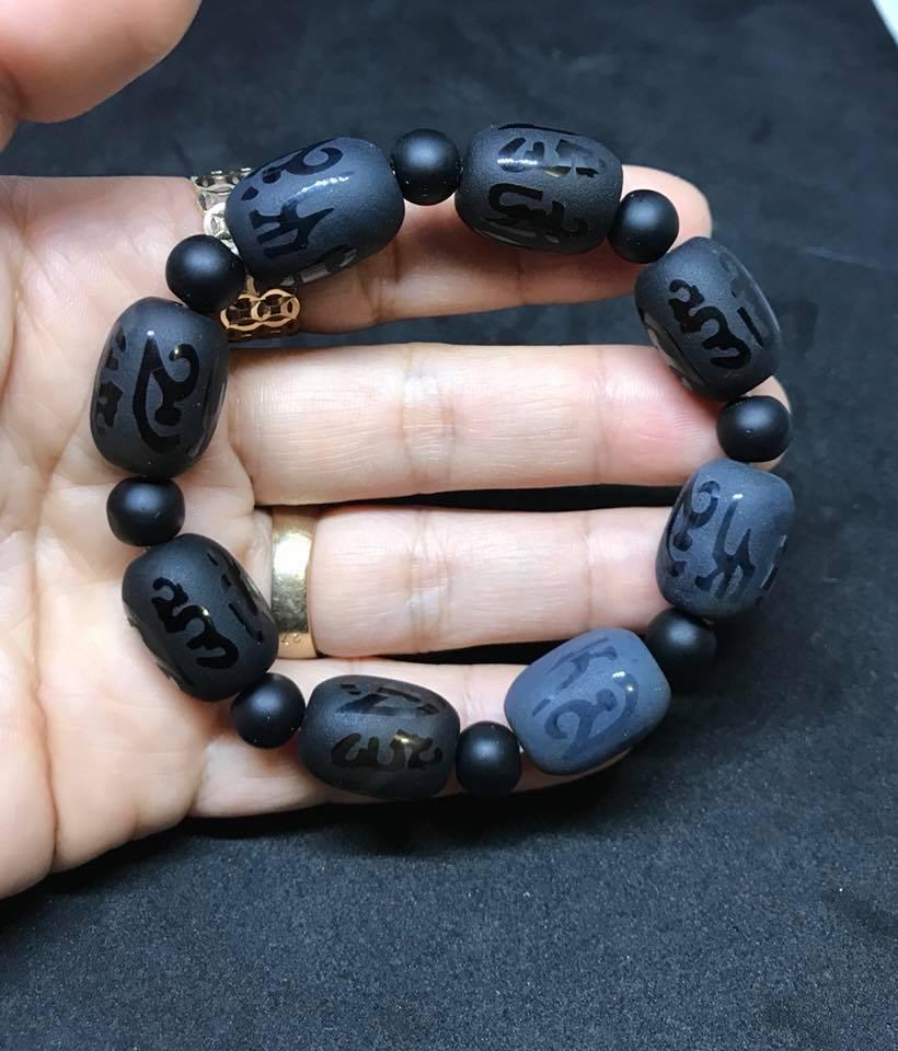 Vòng tay mã não đen nhám 14ly