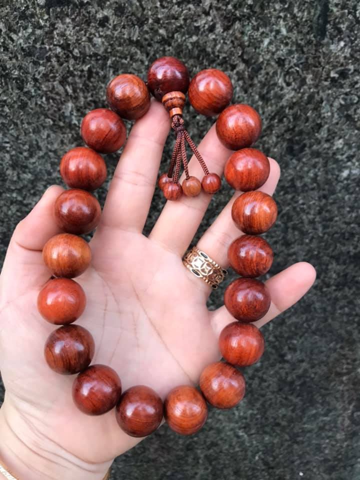 Chuỗi tay niệm Phật gỗ cẩm lai đỏ 18ly