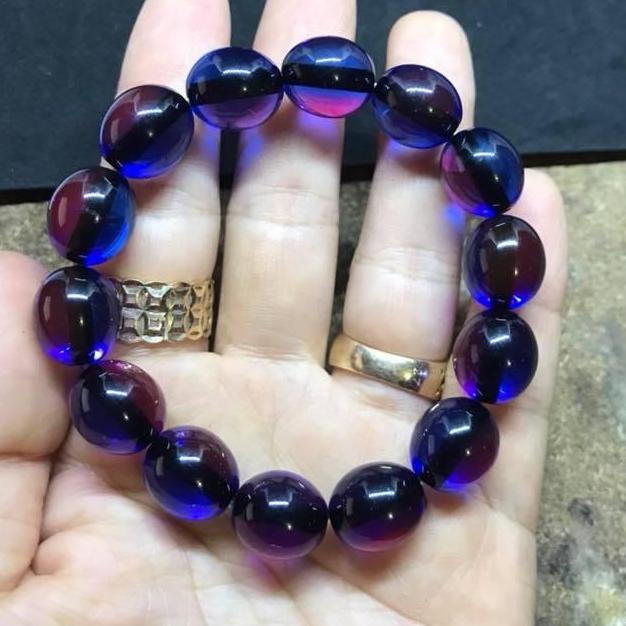 Vòng tay hổ phách ánh