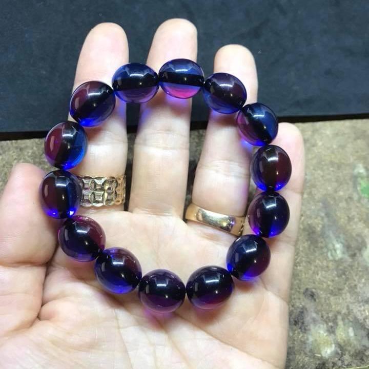 Vòng tay hổ phách ánh