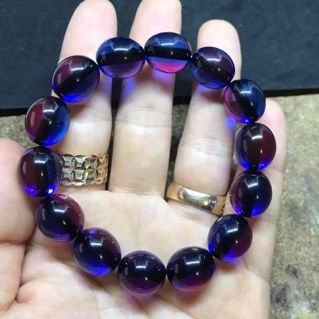 Vòng tay hổ phách ánh