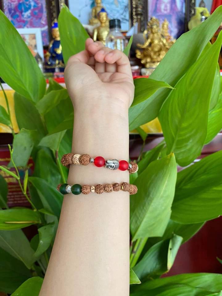 Vòng tay kim cang Ấn Độ 6li mix charm mặt Phật 