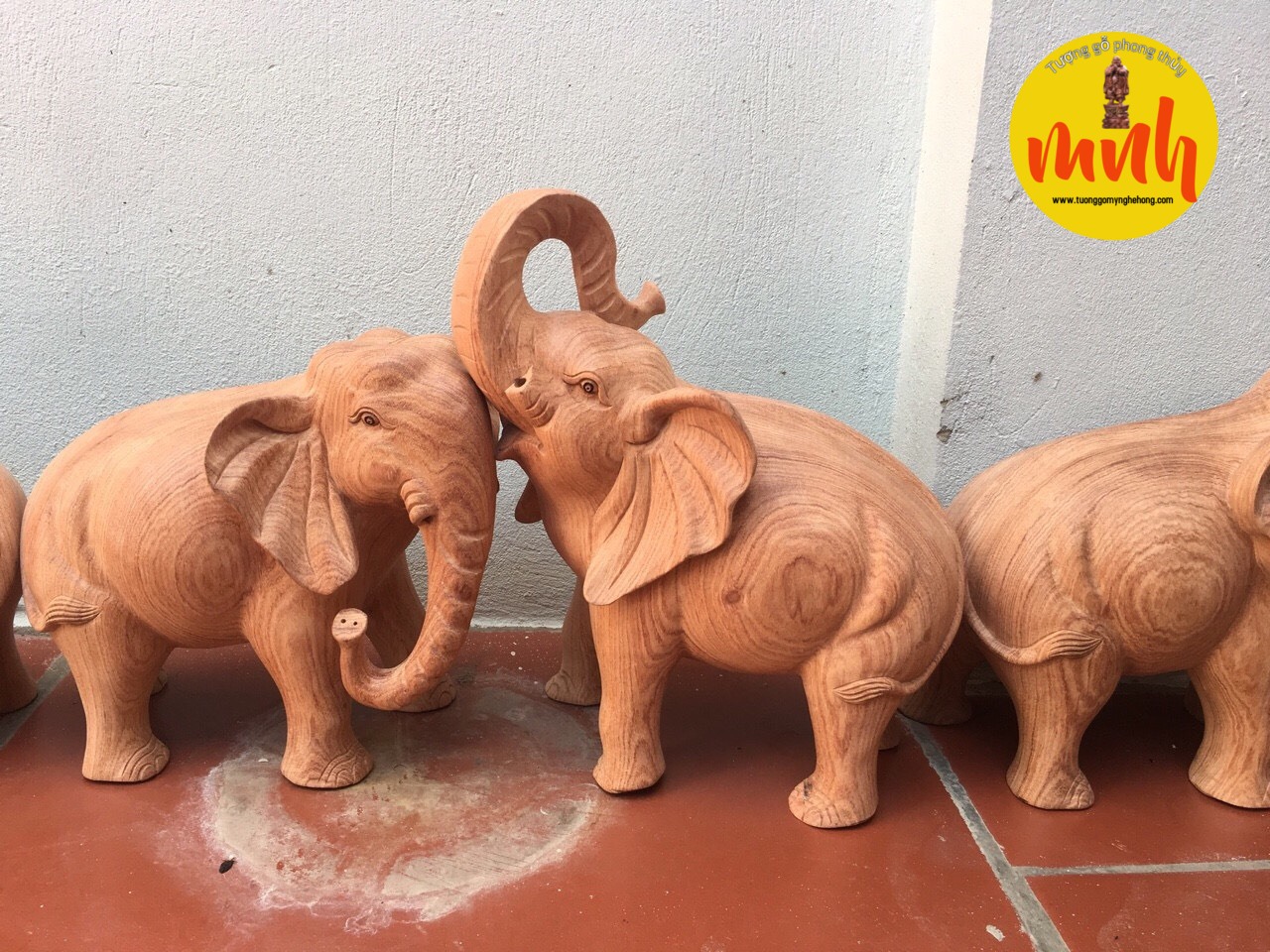 Cặp Tượng Con Voi Phong Thủy Gỗ Hương Đá Cao 30cm