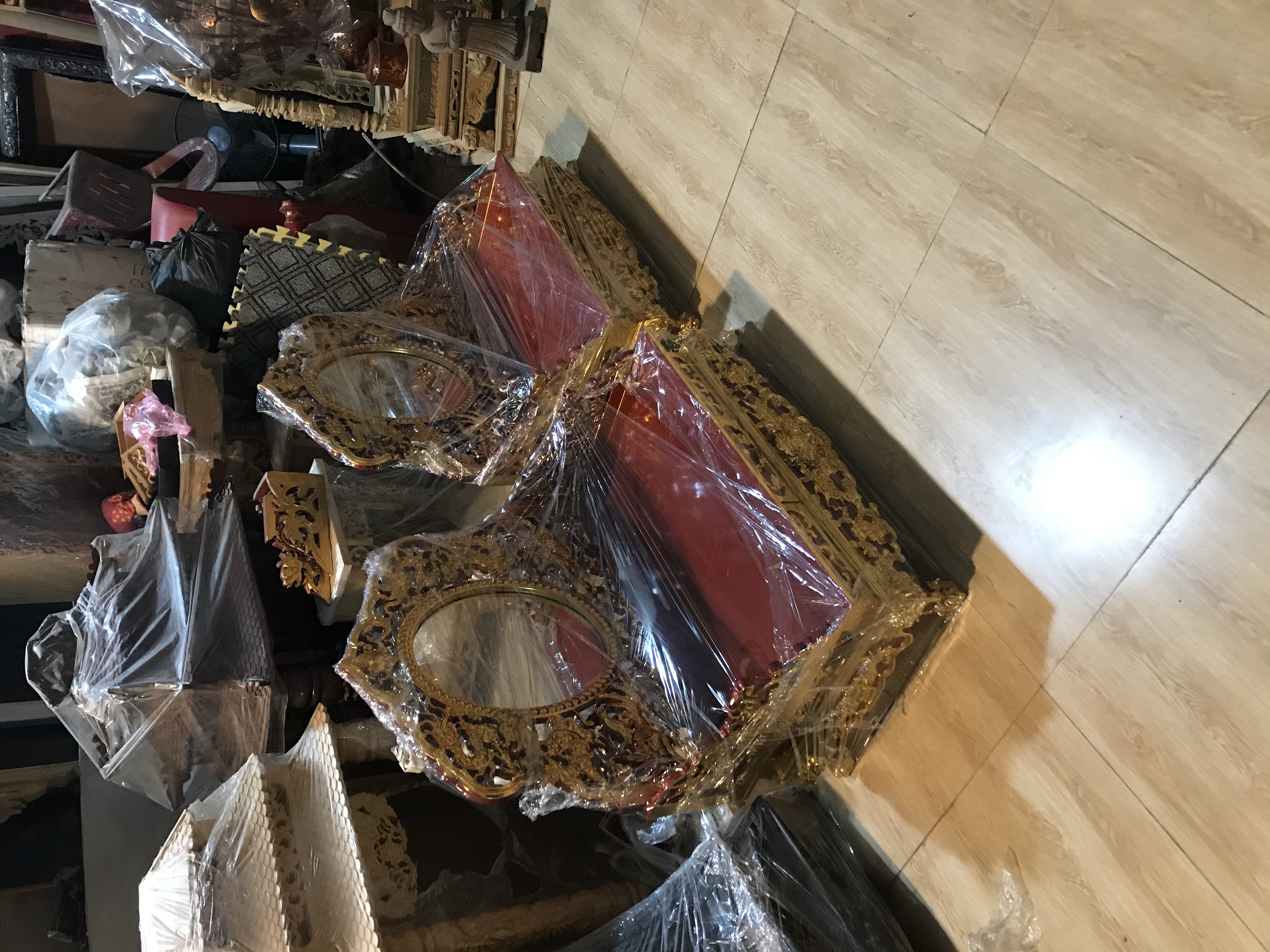 Bàn Loan- bàn hầu