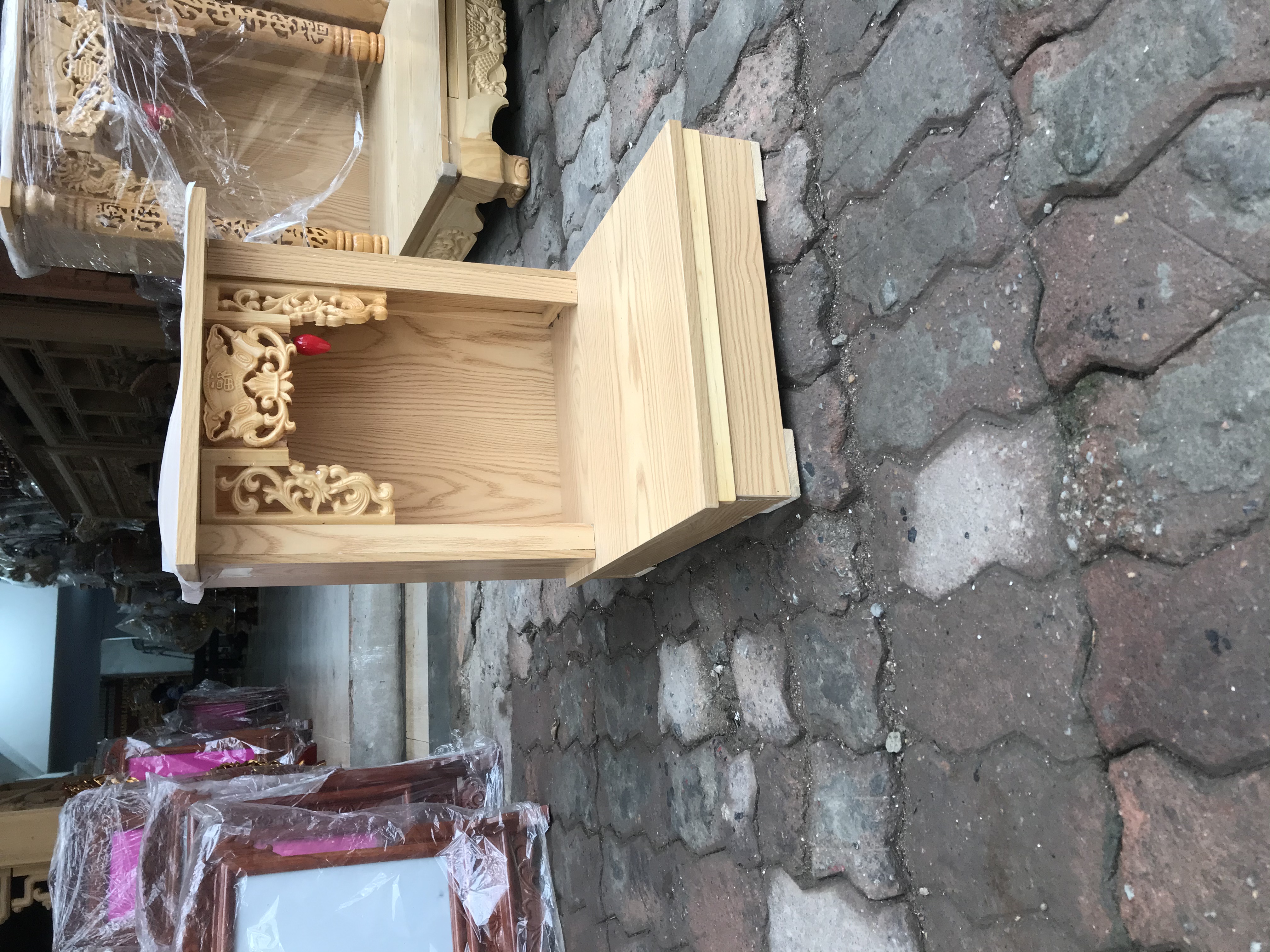 Ban thờ thần tài, ông địa 