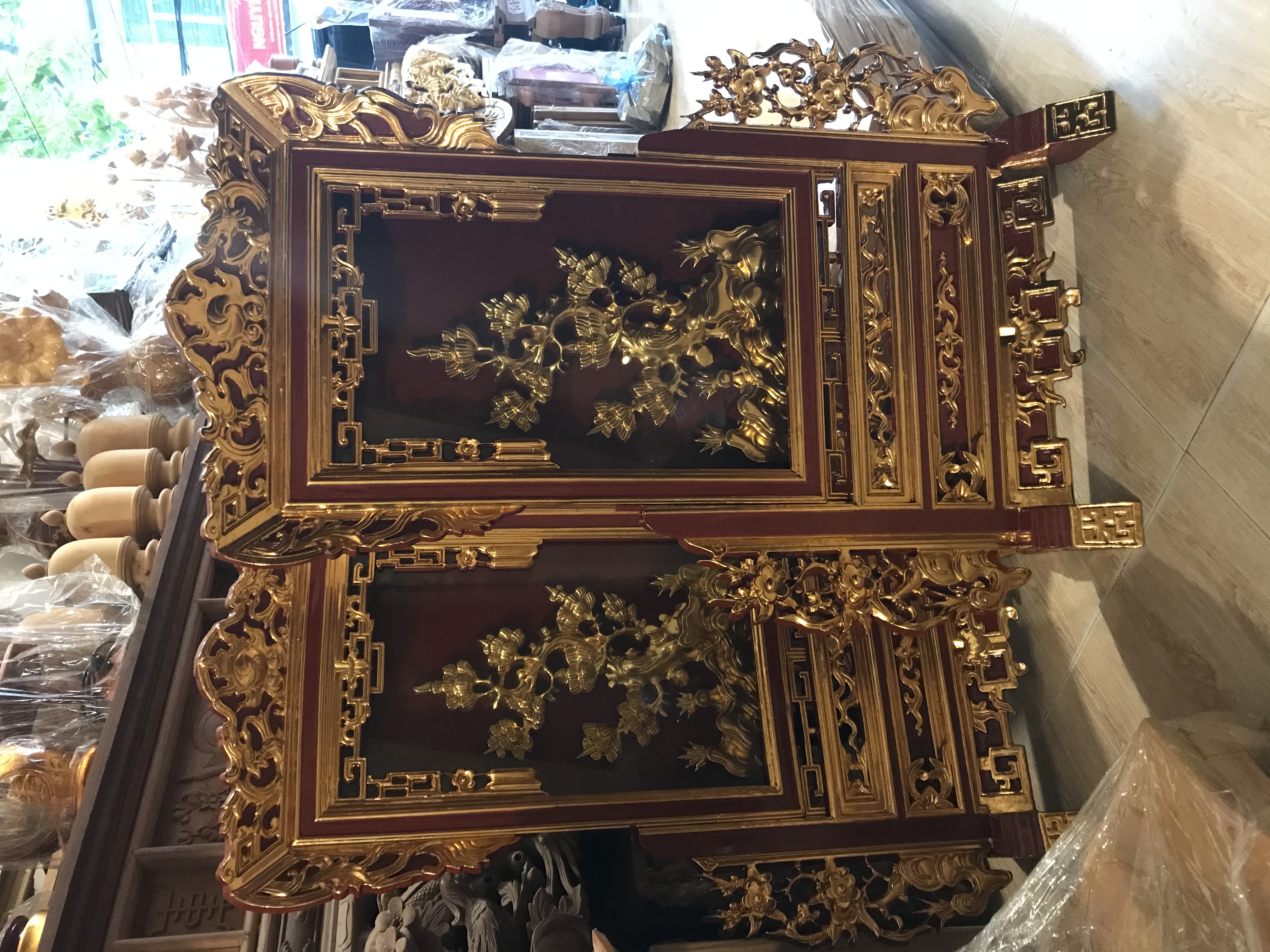 Giá gương cây Tùng- thờ gia tiên 