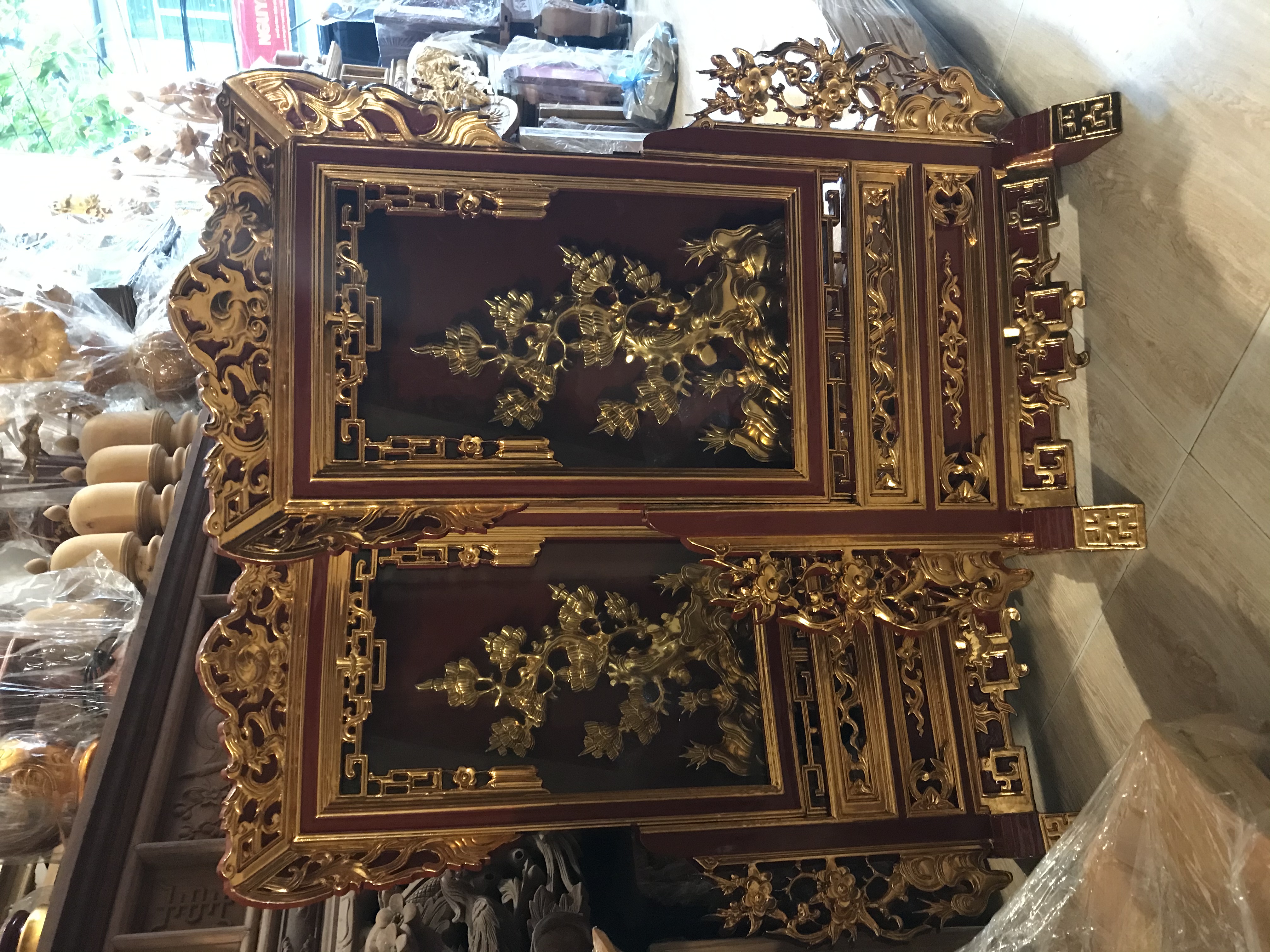 Giá gương cây Tùng- thờ gia tiên 