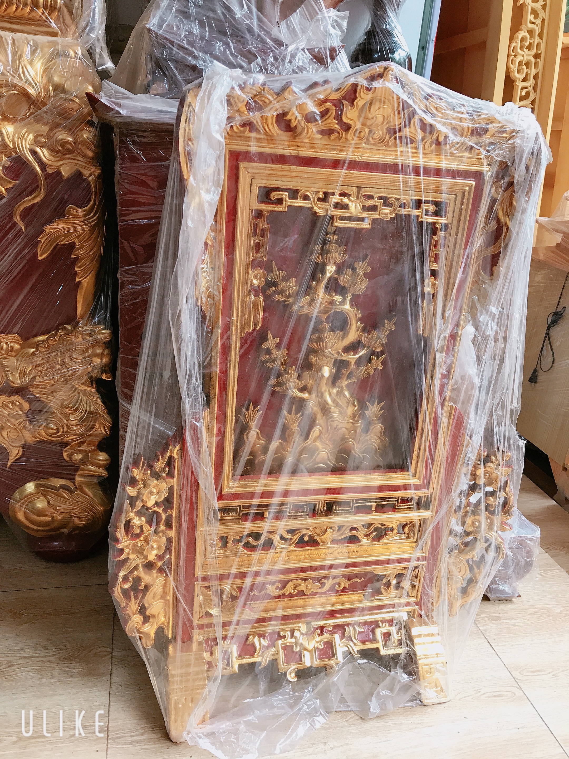 Giá gương cây Tùng- thờ gia tiên 