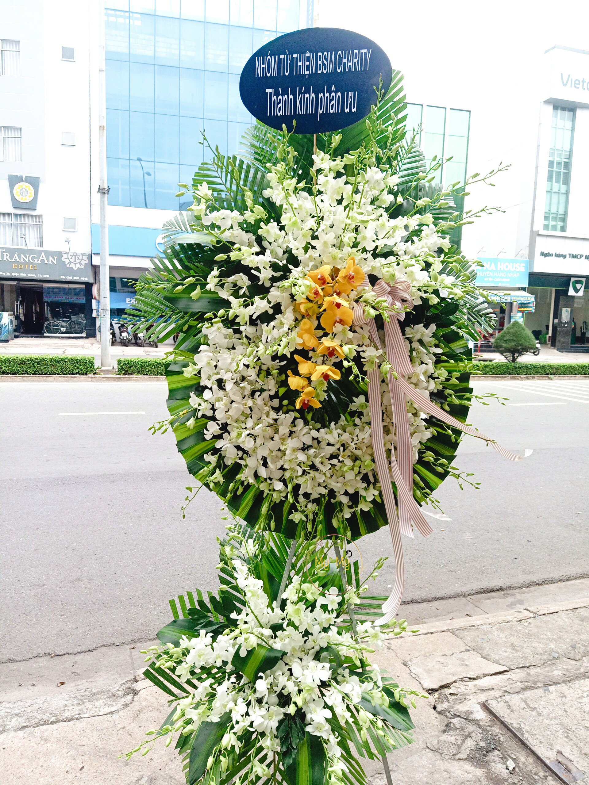 Hoa chia buồn mẫu 16