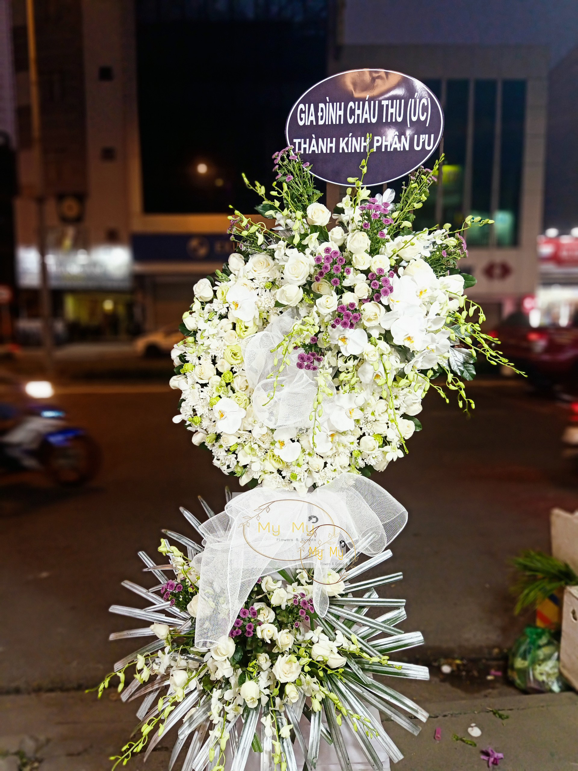 Hoa chia buồn mẫu 8