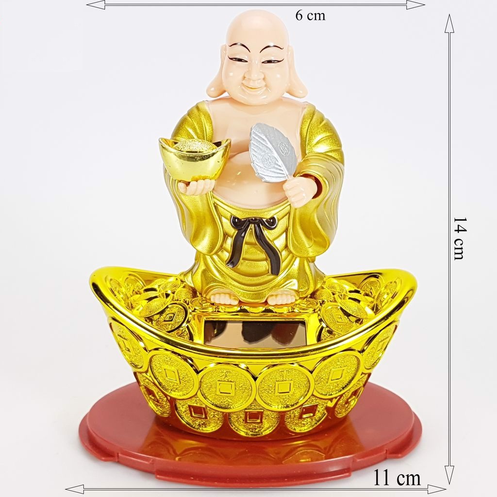 Tượng Di Lạc đứng thỏi vàng pin năng lượng mặt trời