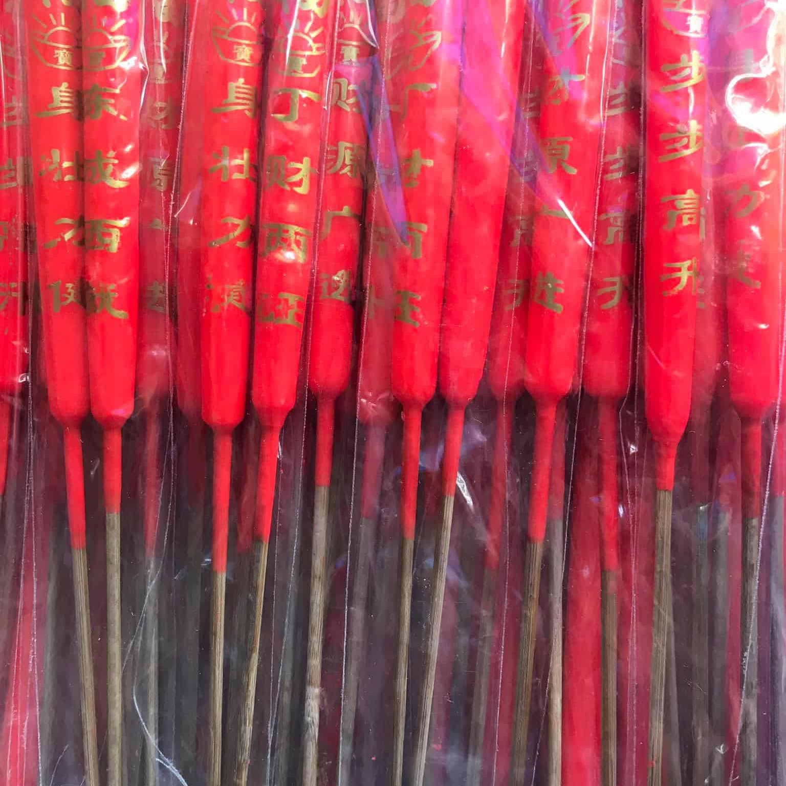 Đèn cầy không tắt cúng binh 16/ mùng 2