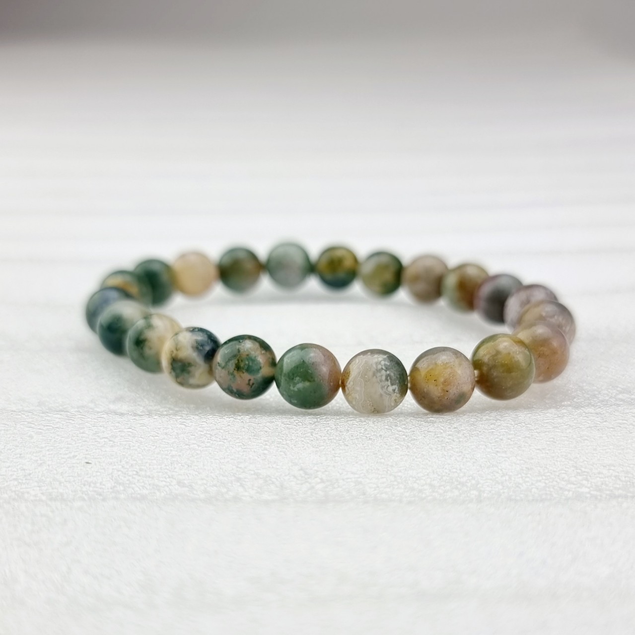 2204123 Trang sức phong thủy hộ mệnh vòng tay đá Thạch tủy Chalcedony thiên nhiên Saigonistar	