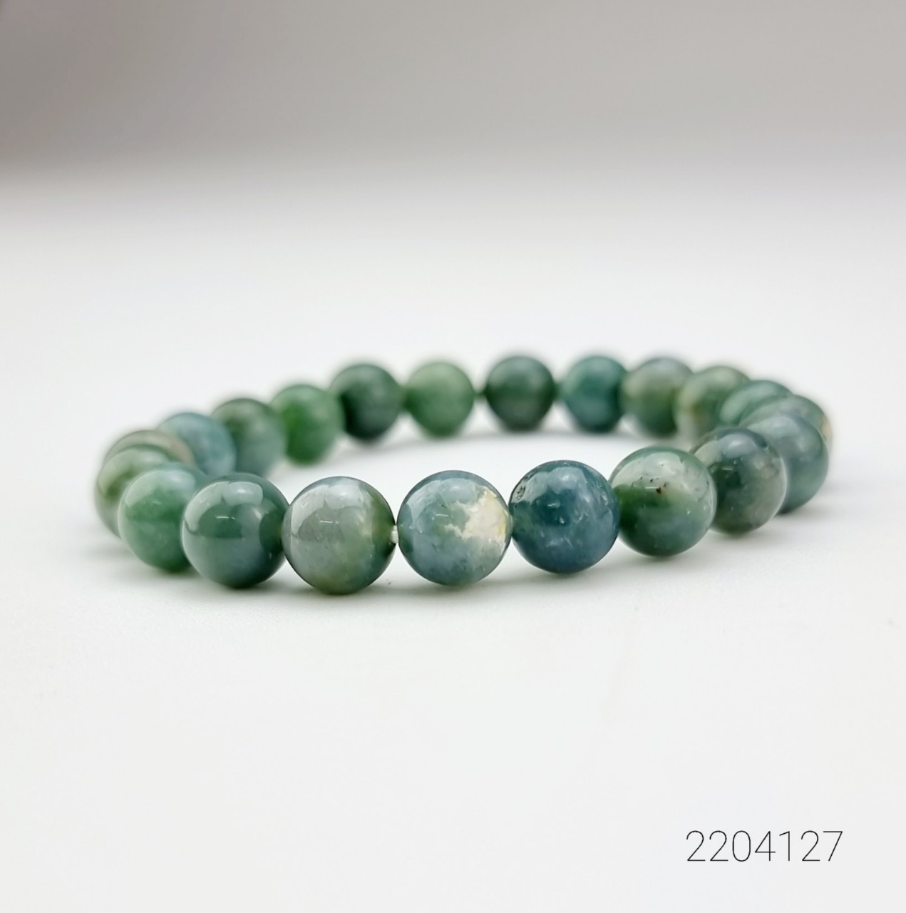 2204127 Trang sức phong thủy hộ mệnh vòng tay đá Thạch tủy Chalcedony thiên nhiên Saigonistar	