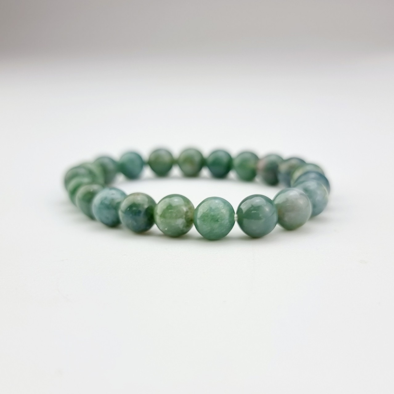 2204127 Trang sức phong thủy hộ mệnh vòng tay đá Thạch tủy Chalcedony thiên nhiên Saigonistar	