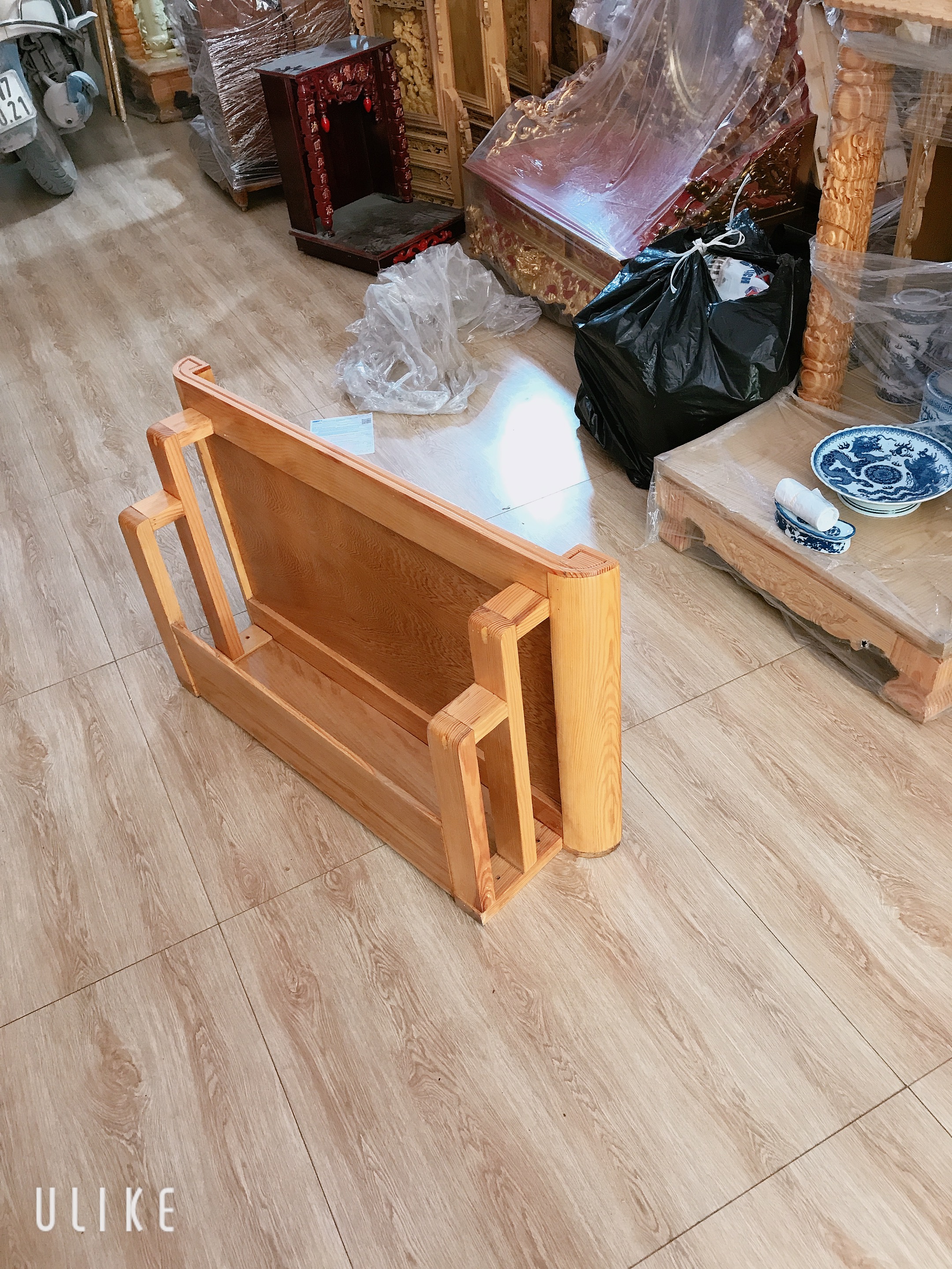 Bàn thờ treo tường 61*41