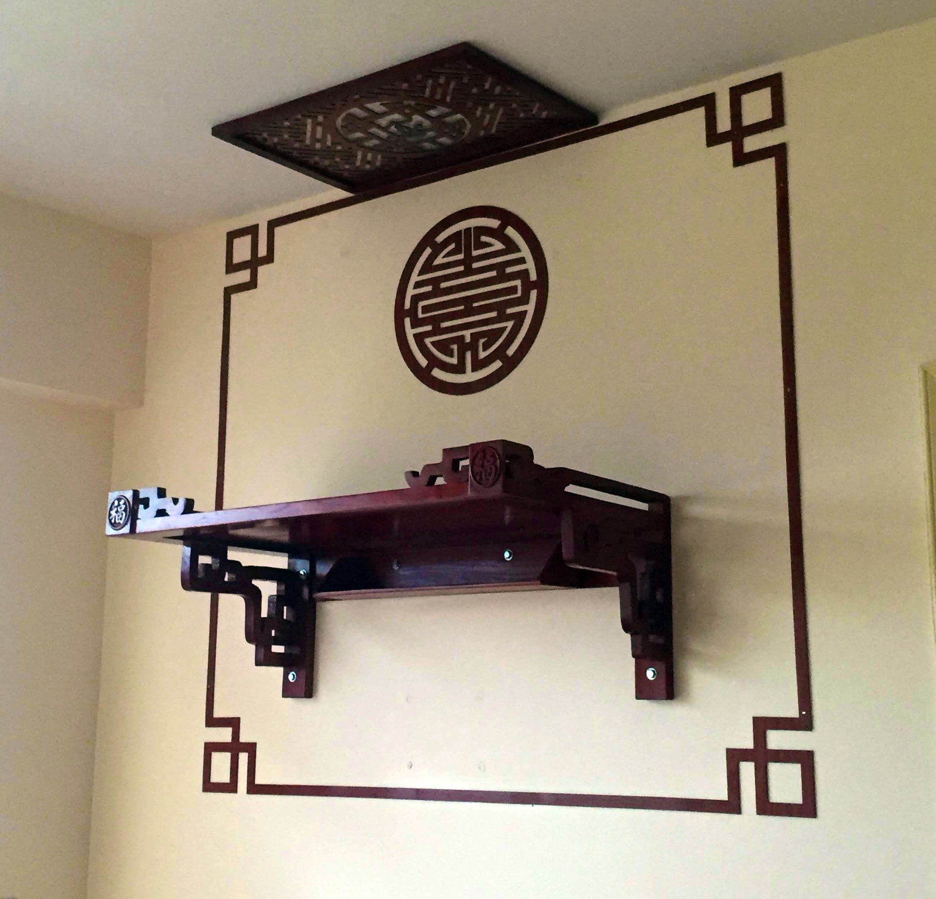 Bàn thờ treo tường 61*41