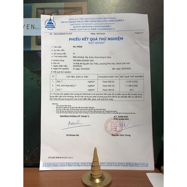 Nhang Không Tăm Từ Trầm Già 11cm - Ống Thuỷ Tinh Tặng Đế Sen Sứ