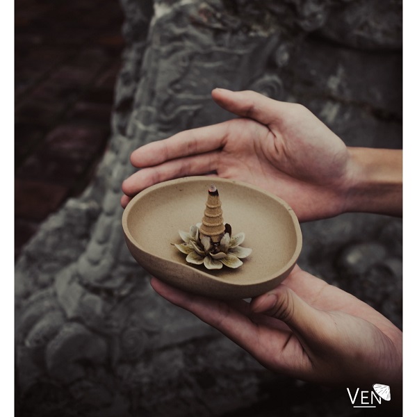 Combo trầm hương cao cấp và dĩa xông gốm thủ công, bộ quà tặng biếu may mắn, xông nhà phong thuỷ [Bộ 2 sản phẩm]