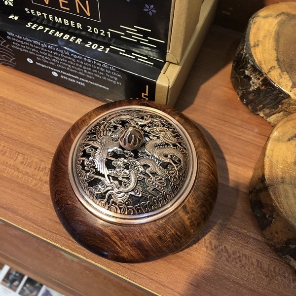 Combo Trầm hương loại cao cấp và lư gỗ hương nguyên khối [Bộ 2 sản phẩm]