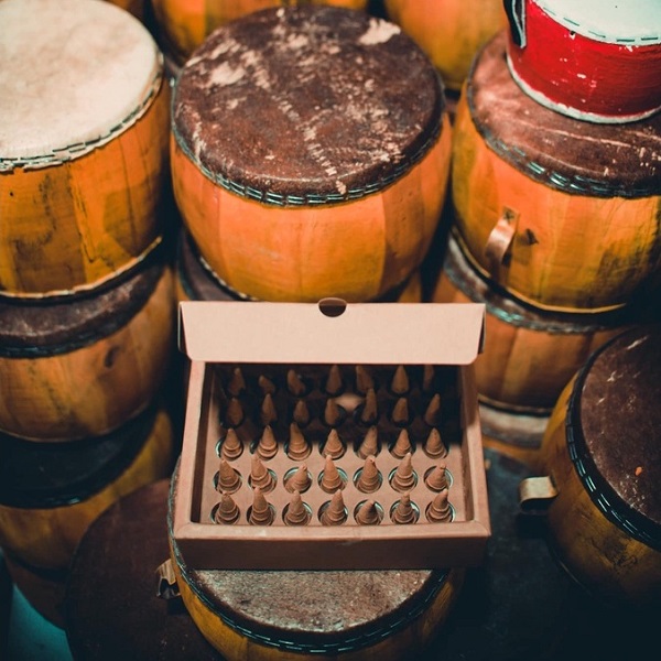 Bộ 2 sản phẩm 1 ốp nhang 38cm và 1 hộp nụ trầm cao cấp 35 viên, trầm hương thiên nhiên xông nhà, thờ cúng