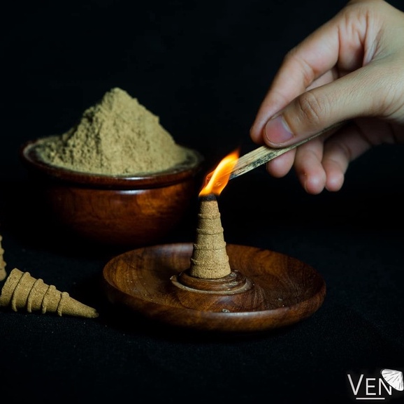 Bột trầm Huế cao cấp Nhà Ven – Bột trầm hương xay mịn nguyên chất hương thơm tự nhiên [LOẠI CAO CẤP 100gr]