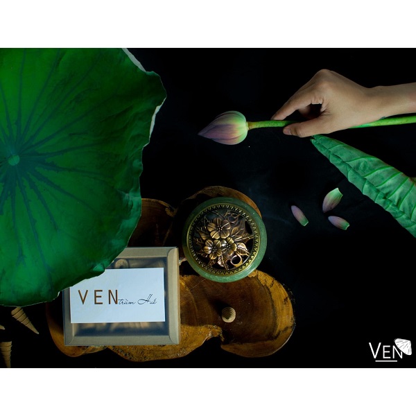 Lư xông trầm bằng men rạn nhà Ven có kèm lót đế