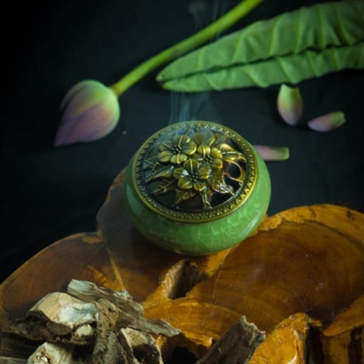 Lư xông trầm bằng men rạn nhà Ven có kèm lót đế