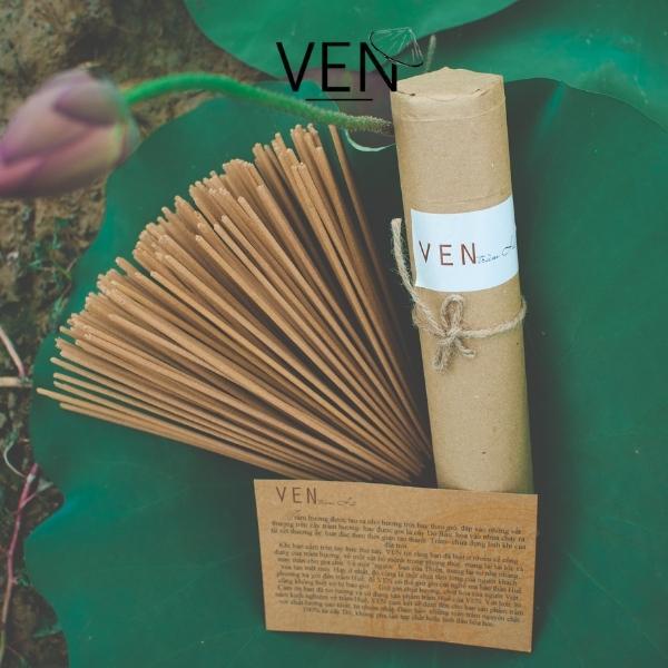 Hương trầm gốc Huế thơm, cúng gia tiên, thiện định Bình An Tài Lộc 25cm