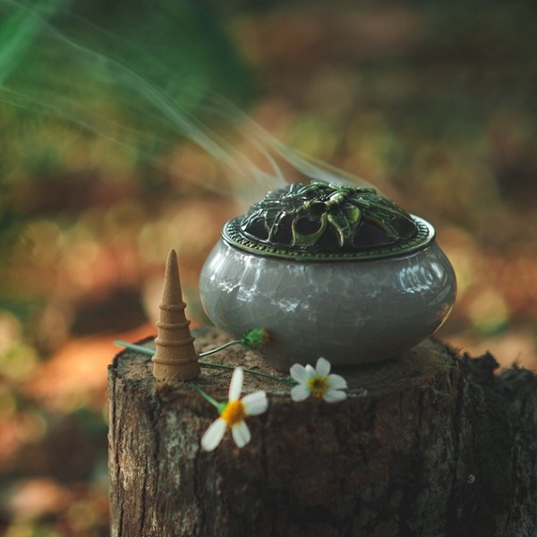 Lư xông trầm bằng men rạn nhà Ven có kèm lót đế